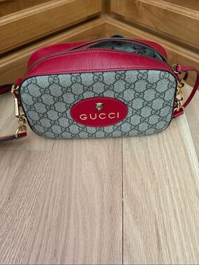 Gucci Beige GG Supreme Crossbody with Red Trim